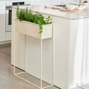 CASA LARGO Macetero Negro> Soportes Para Plantas